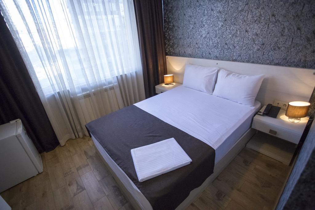 Batus Hotel Batumi Szoba fotó